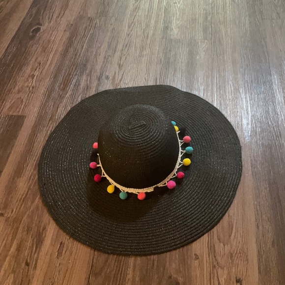 Pom Pom Floppy Beach Hat - Picture 1 of 4